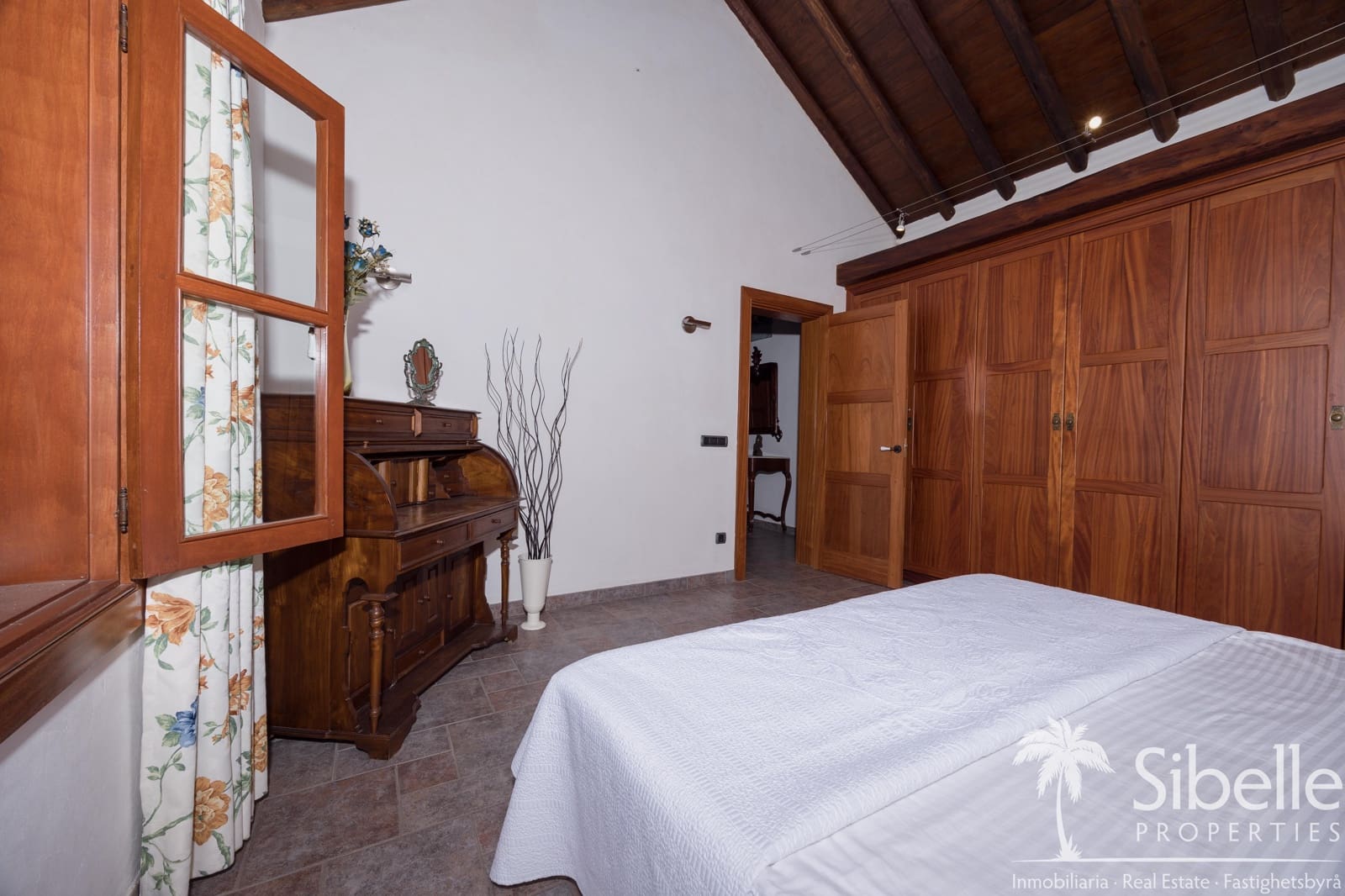 4 bedroom Finca/Country House for sale in Mogan with garage - € 1,199,000 (Ref: 9925035)