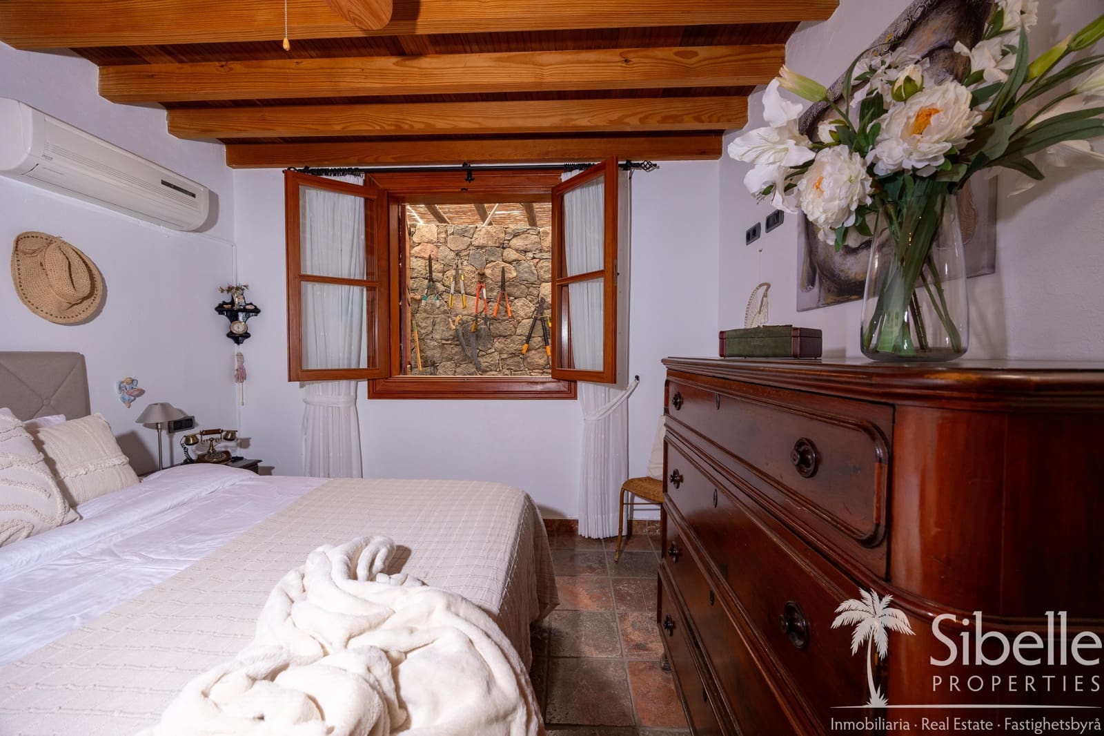 4 bedroom Finca/Country House for sale in Mogan with garage - € 1,199,000 (Ref: 9925035)