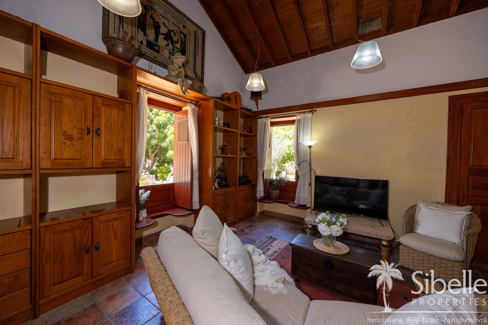 4 bedroom Finca/Country House for sale in Mogan with garage - € 1,199,000 (Ref: 9925035)