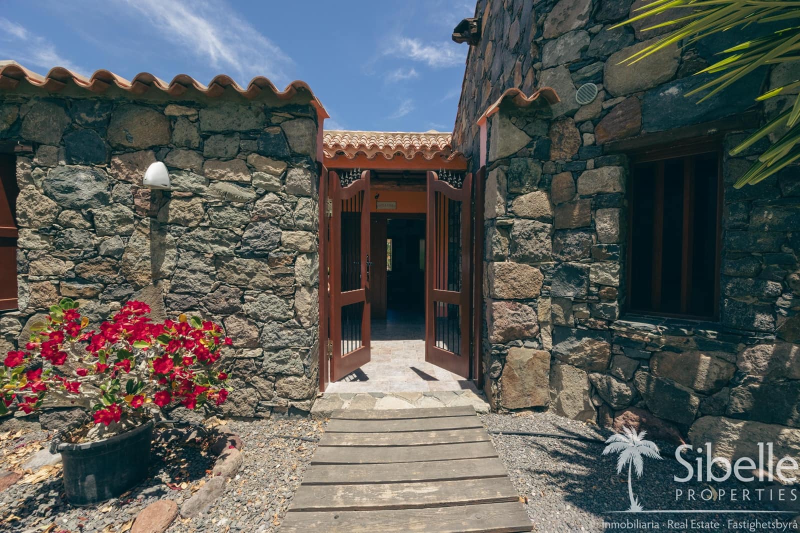 4 bedroom Finca/Country House for sale in Mogan with garage - € 1,199,000 (Ref: 9925035)