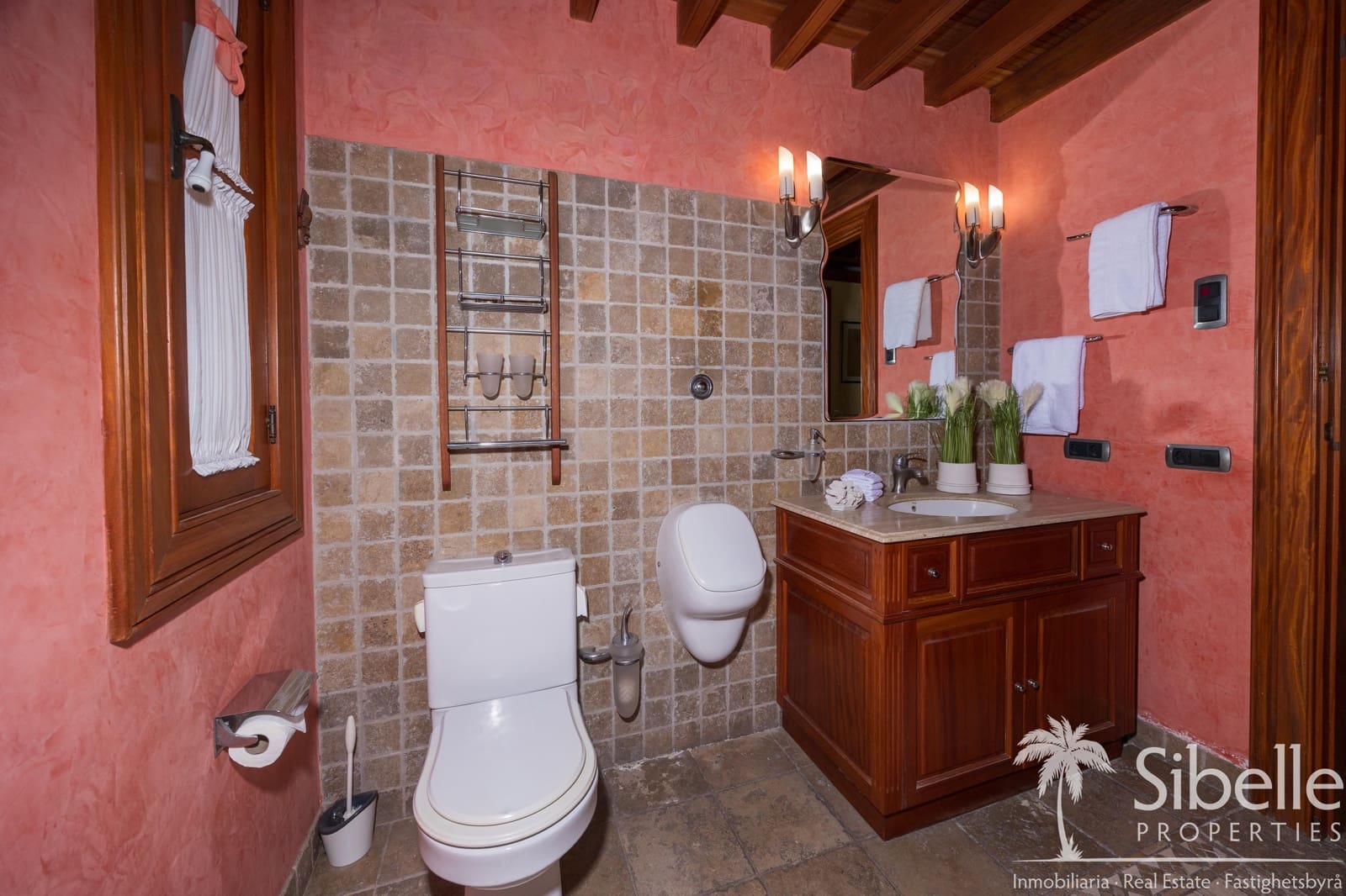 4 bedroom Finca/Country House for sale in Mogan with garage - € 1,199,000 (Ref: 9925035)