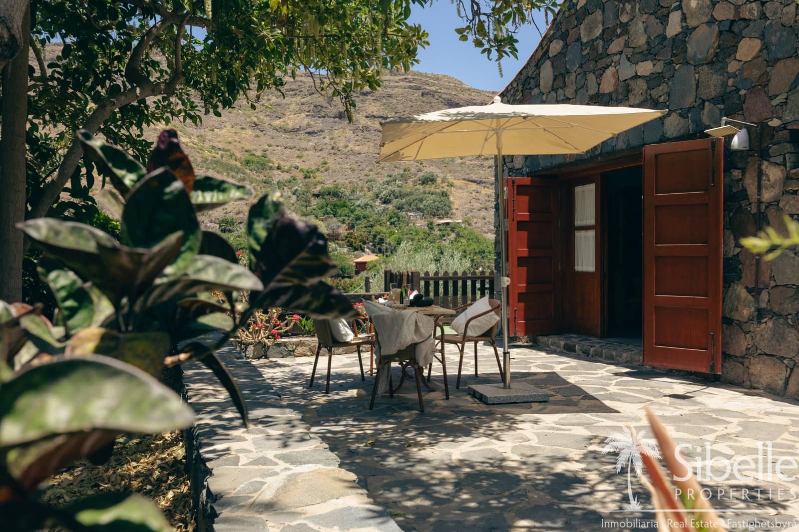 4 bedroom Finca/Country House for sale in Mogan with garage - € 1,199,000 (Ref: 9925035)