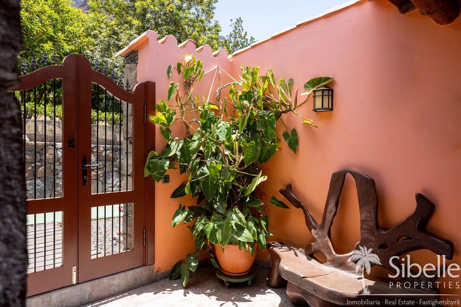 4 bedroom Finca/Country House for sale in Mogan with garage - € 1,199,000 (Ref: 9925035)