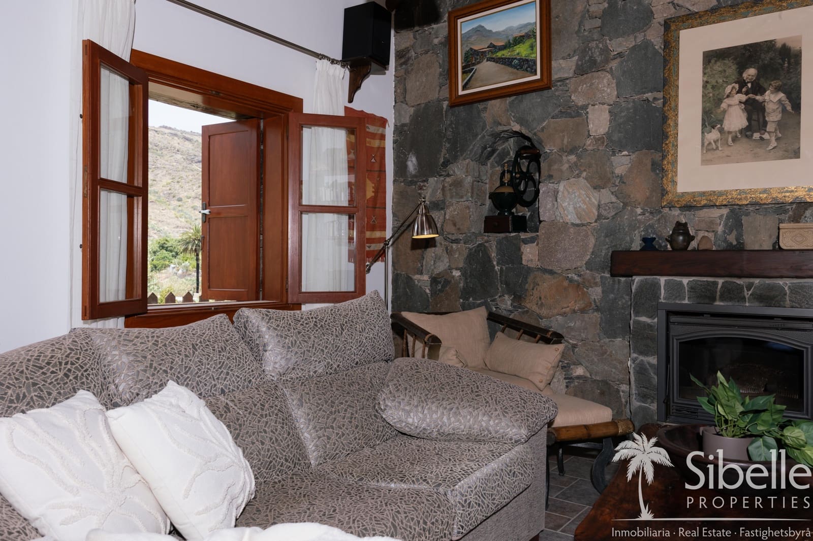 4 bedroom Finca/Country House for sale in Mogan with garage - € 1,199,000 (Ref: 9925035)