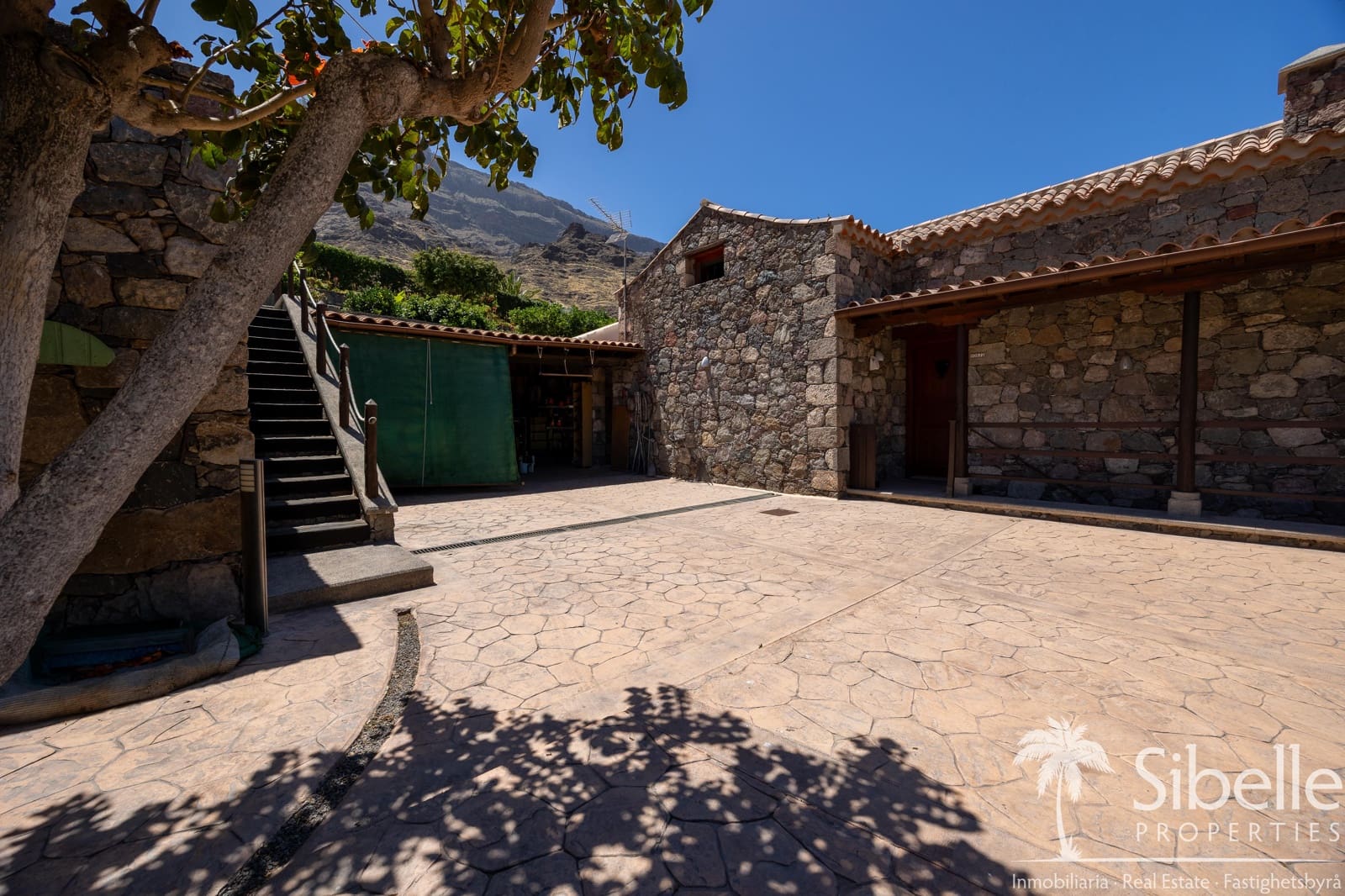 4 bedroom Finca/Country House for sale in Mogan with garage - € 1,199,000 (Ref: 9925035)