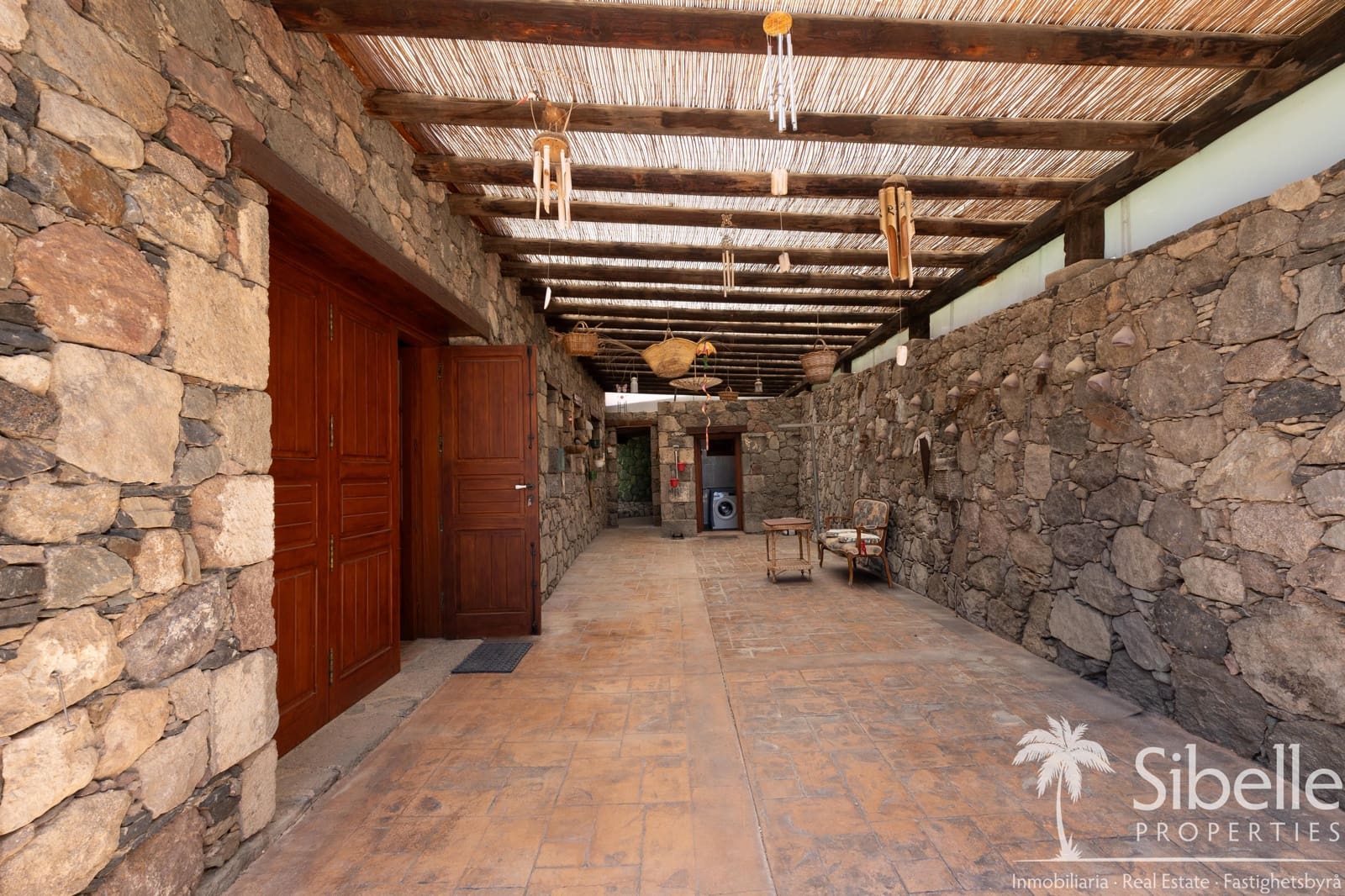 4 bedroom Finca/Country House for sale in Mogan with garage - € 1,199,000 (Ref: 9925035)