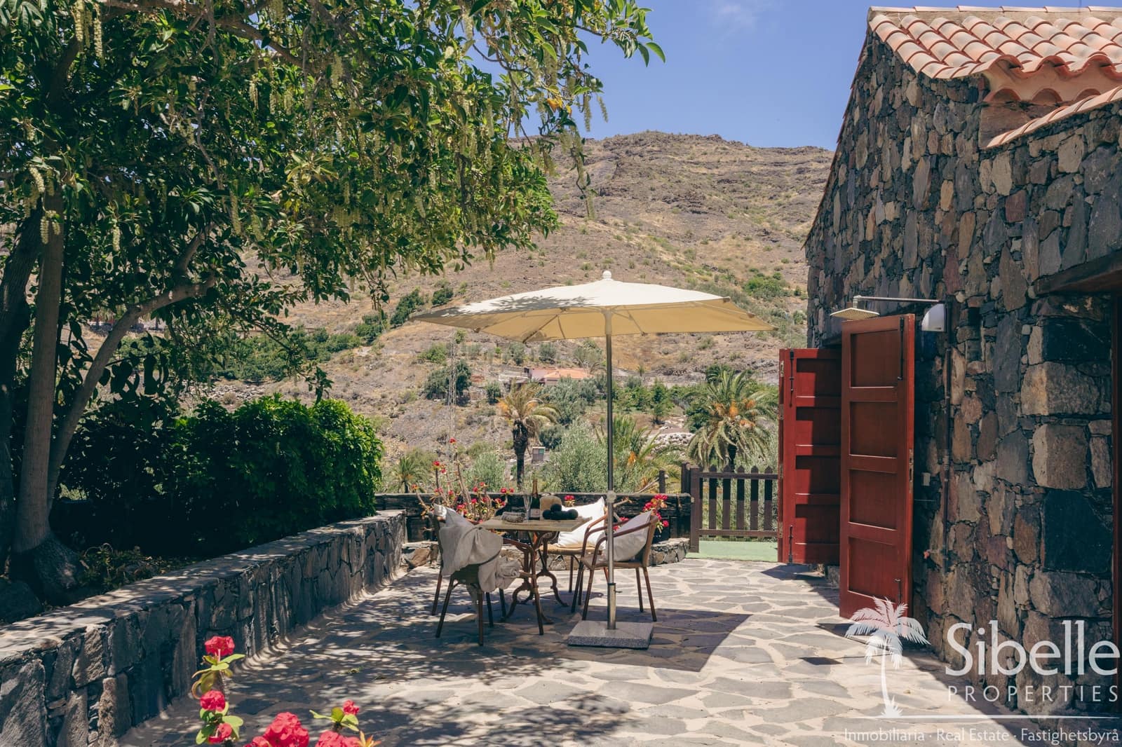 4 bedroom Finca/Country House for sale in Mogan with garage - € 1,199,000 (Ref: 9925035)