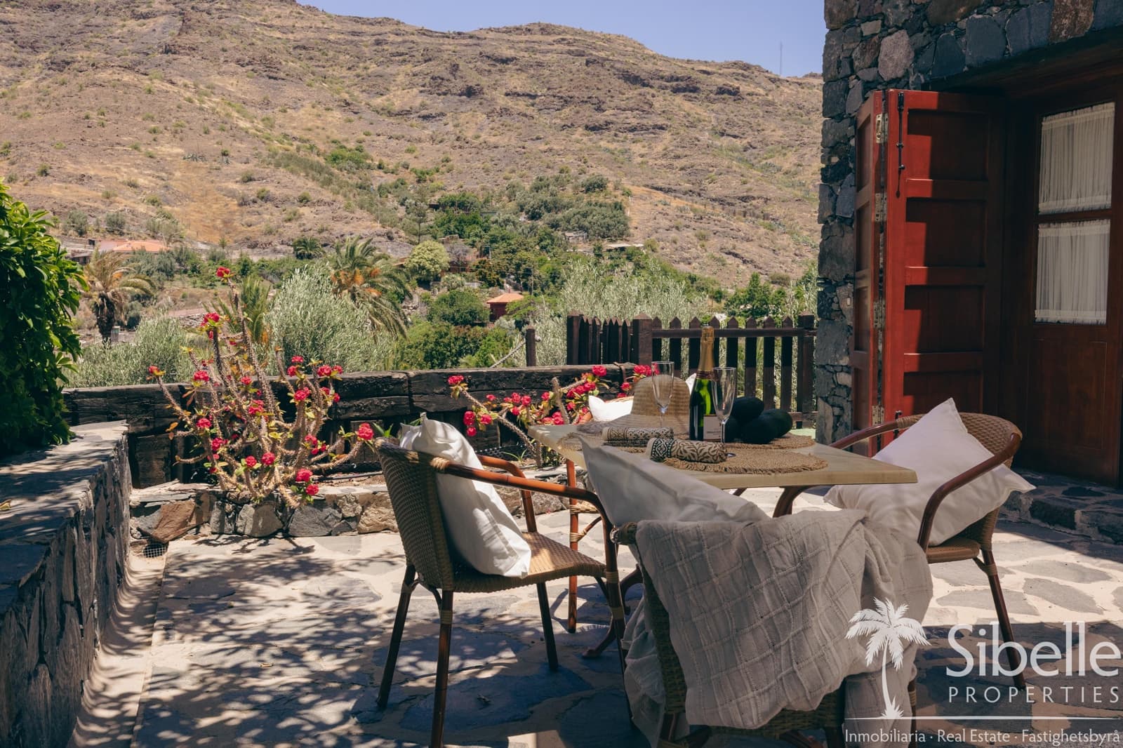 4 bedroom Finca/Country House for sale in Mogan with garage - € 1,199,000 (Ref: 9925035)
