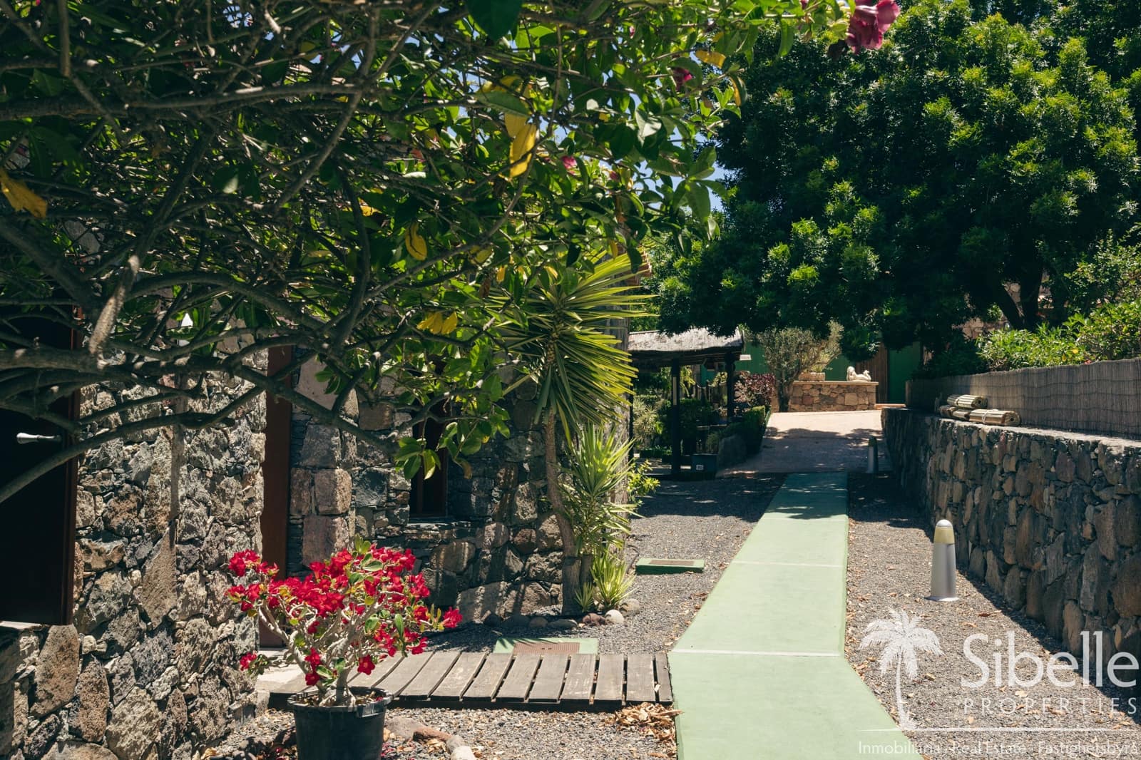 4 bedroom Finca/Country House for sale in Mogan with garage - € 1,199,000 (Ref: 9925035)