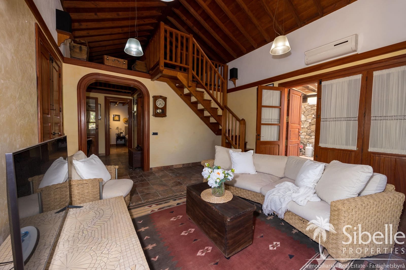 4 bedroom Finca/Country House for sale in Mogan with garage - € 1,199,000 (Ref: 9925035)