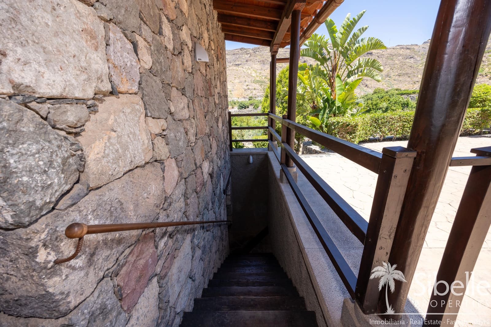 4 bedroom Finca/Country House for sale in Mogan with garage - € 1,199,000 (Ref: 9925035)