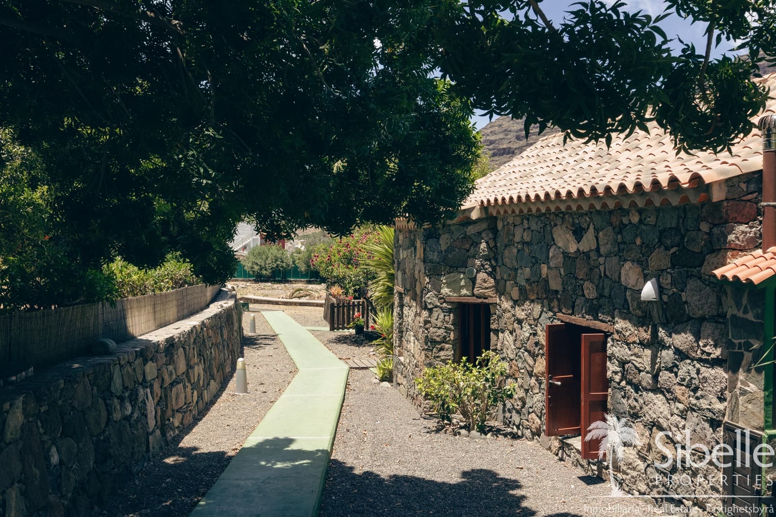 4 bedroom Finca/Country House for sale in Mogan with garage - € 1,199,000 (Ref: 9925035)