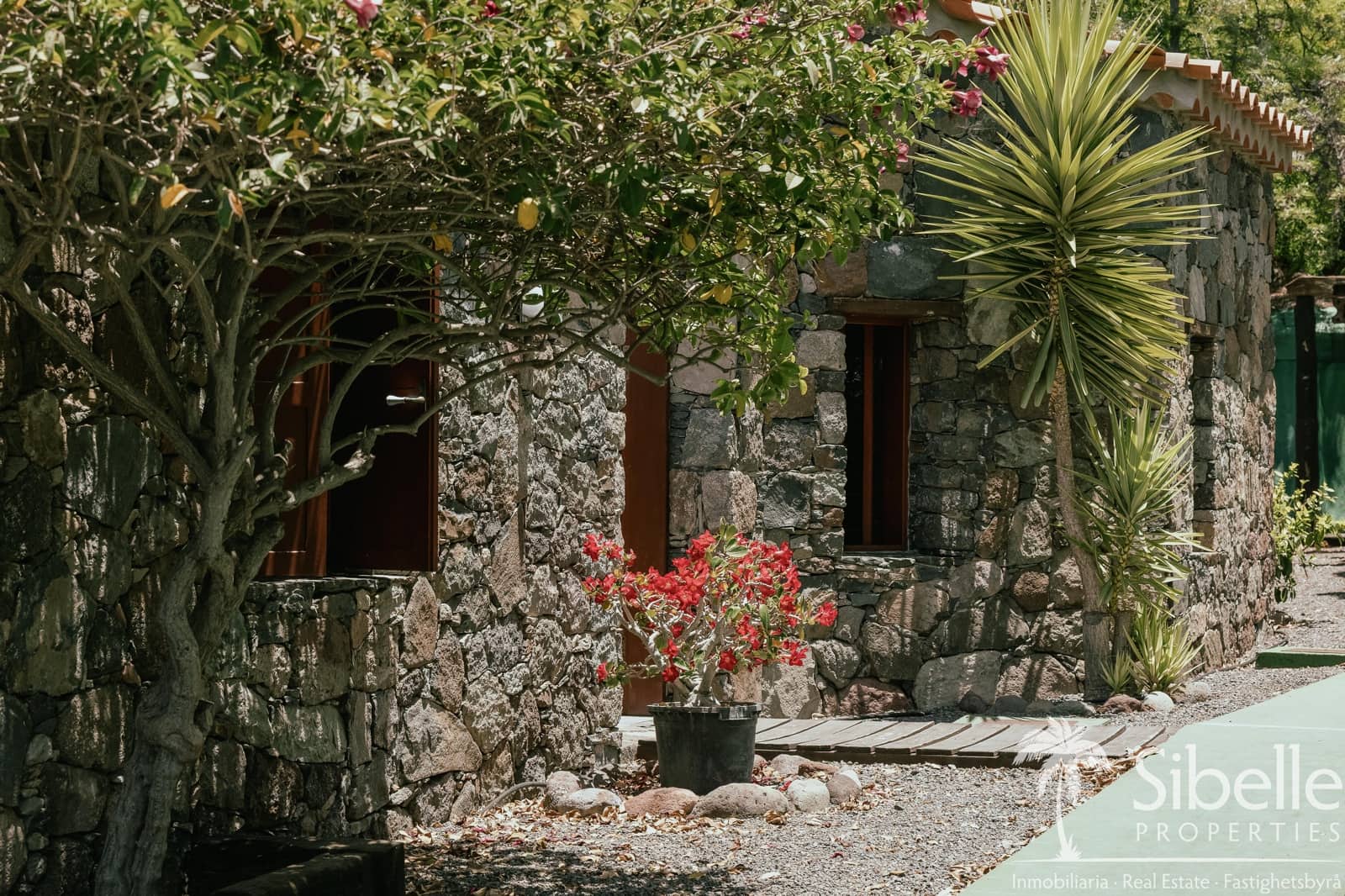 4 bedroom Finca/Country House for sale in Mogan with garage - € 1,199,000 (Ref: 9925035)