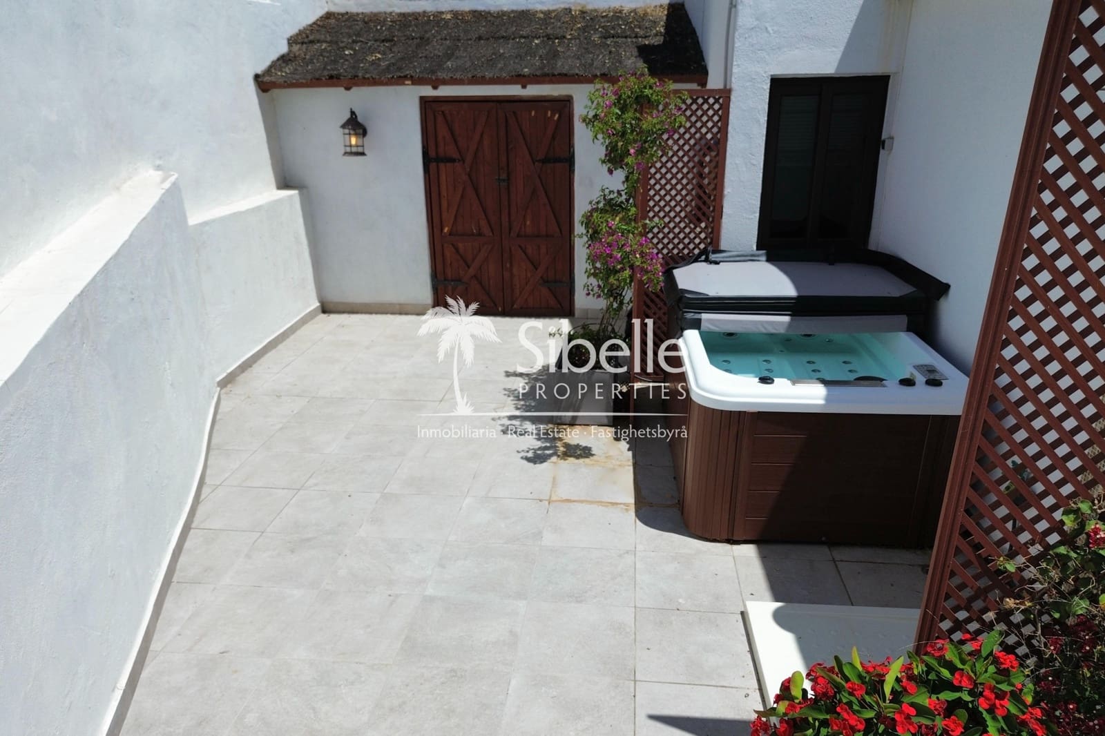 2 sovrum Bungalow till salu i Puerto Rico med pool garage - 460 000 € (Ref: 9925197)