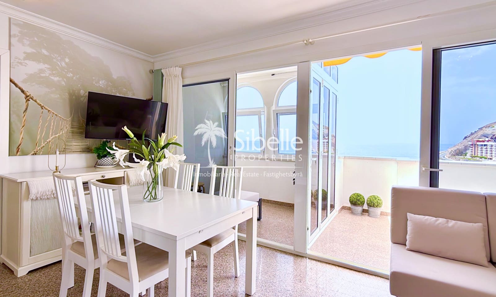 2 bedroom Apartment for sale in Playa del Cura with pool - € 599,950 (Ref: 9925200)