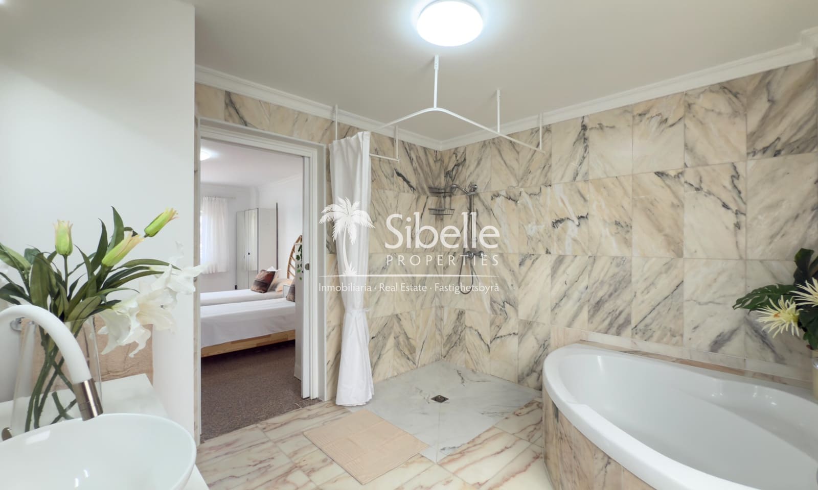 2 bedroom Apartment for sale in Playa del Cura with pool - € 599,950 (Ref: 9925200)