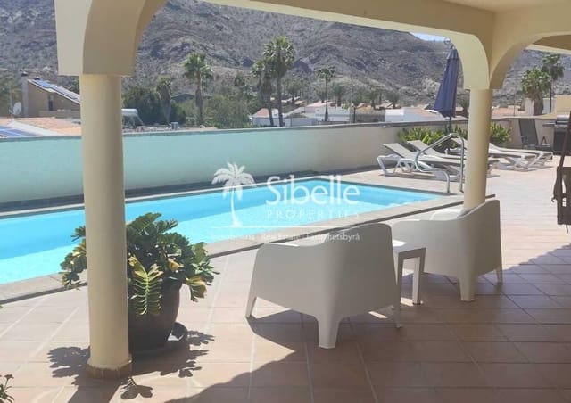 Villa/Maison de 4 chambres à louer à Tauro, Mogán avec piscine garage - 3 200 € (Ref: 9932025)