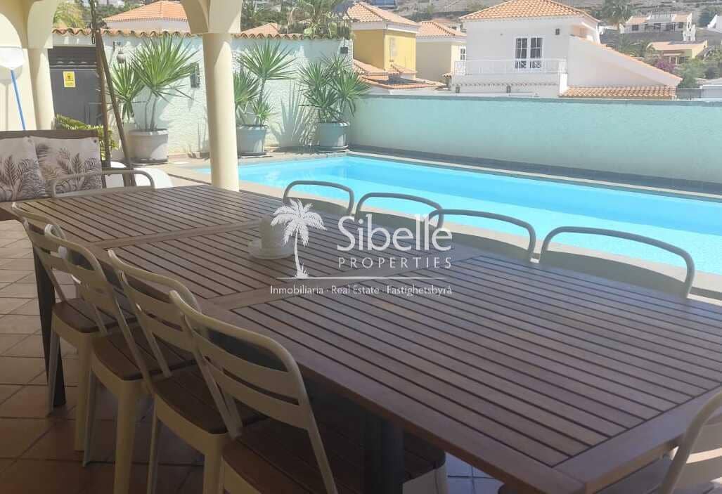 4 bedroom Villa for rent in Tauro with pool garage - € 3,200 (Ref: 9932025)
