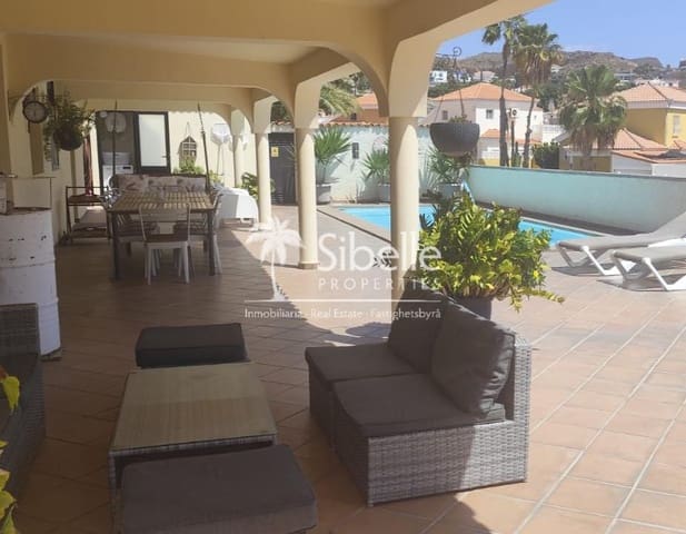 Villa/Maison de 4 chambres à louer à Tauro, Mogán avec piscine garage - 3 200 € (Ref: 9932025)