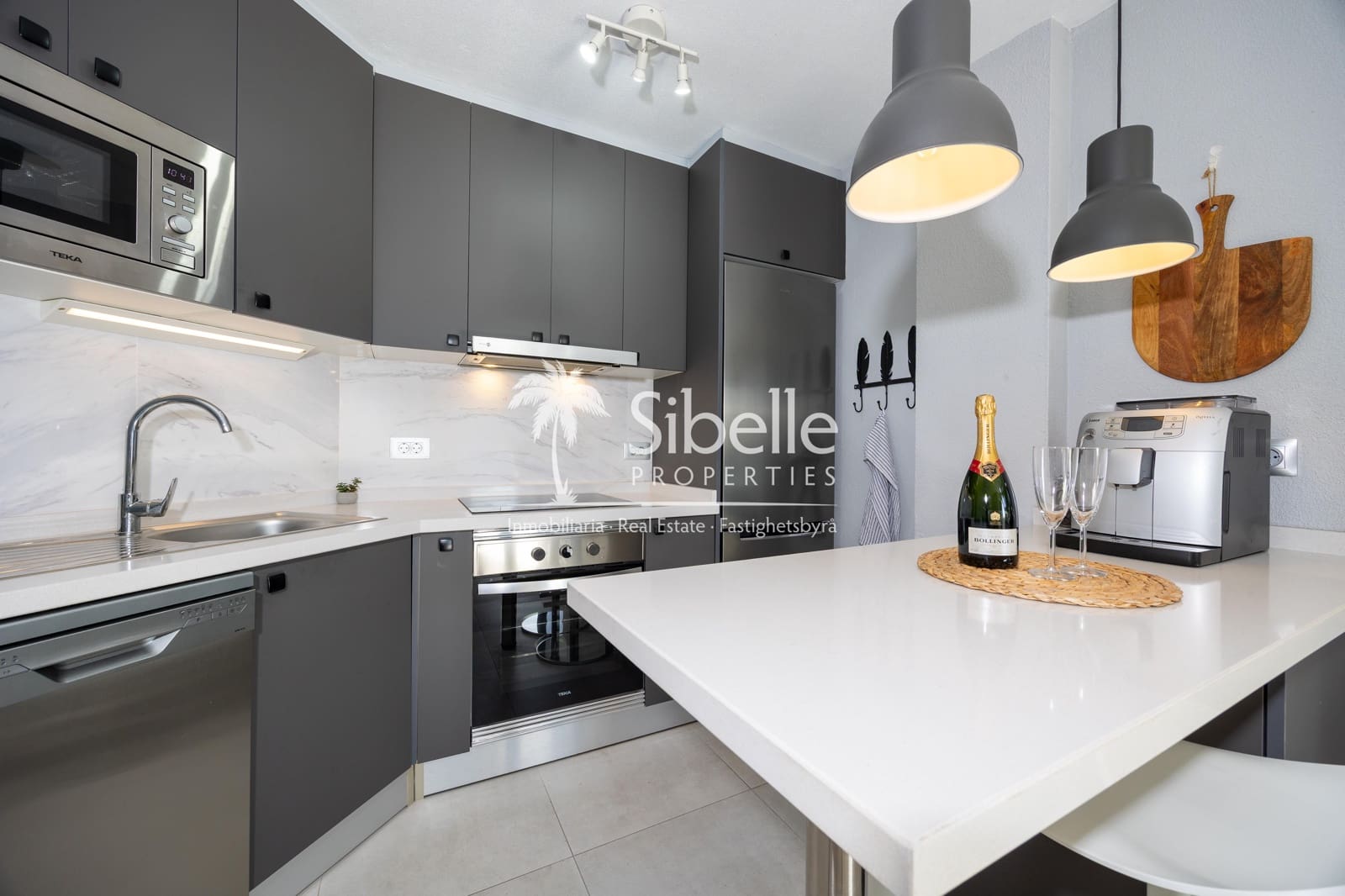 Appartement de 1 chambre à louer à Playa del Cura avec piscine - 1 450 € (Ref: 9932109)