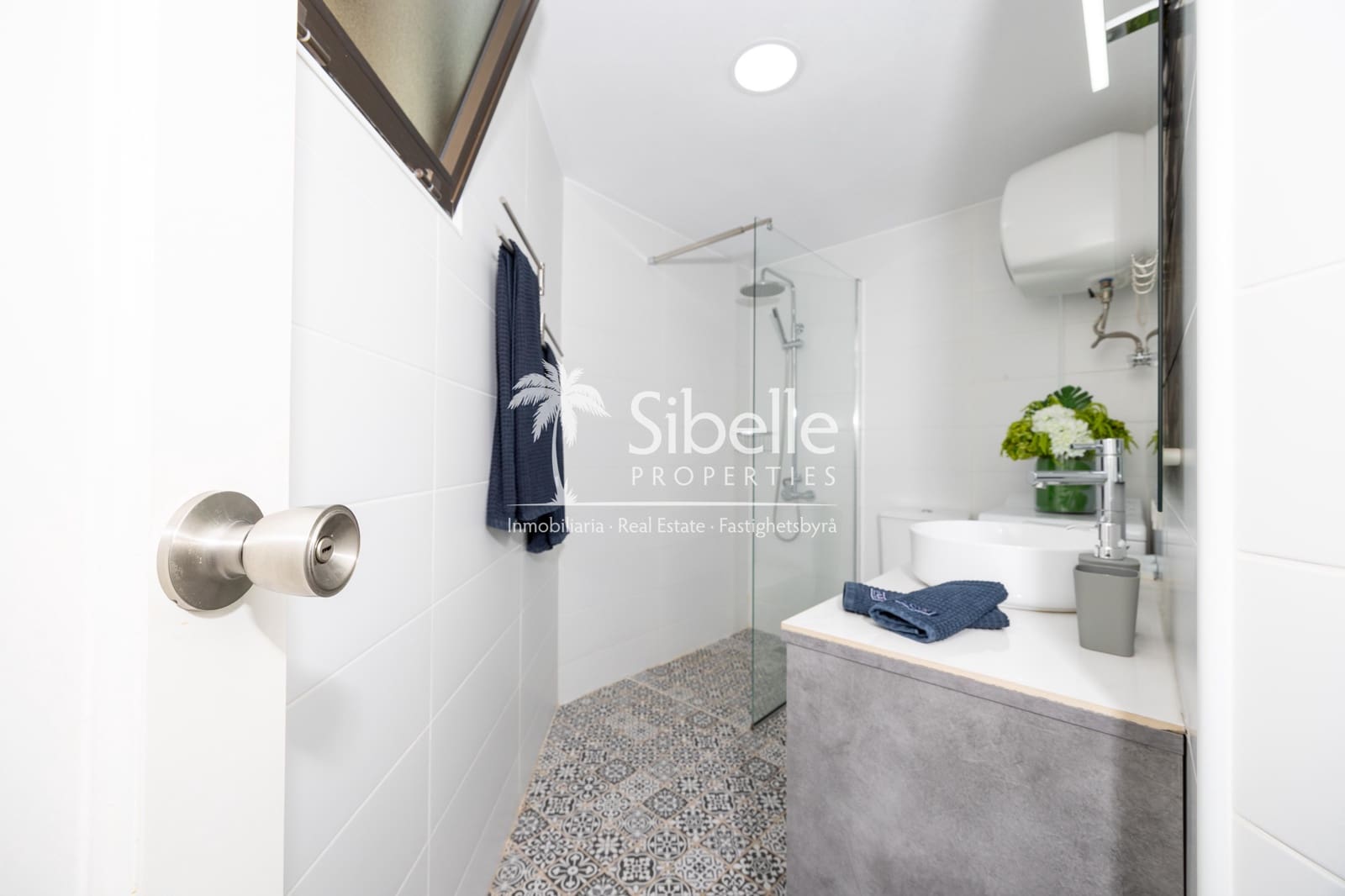 Appartement de 1 chambre à louer à Playa del Cura avec piscine - 1 450 € (Ref: 9932109)