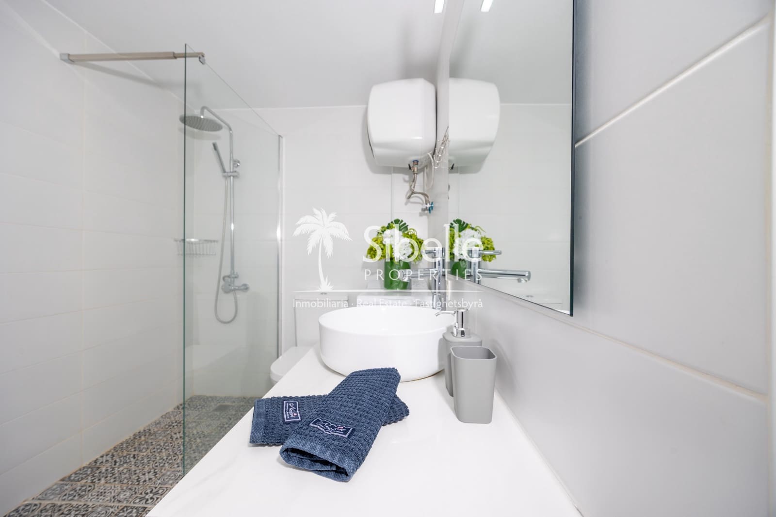 Appartement de 1 chambre à louer à Playa del Cura avec piscine - 1 450 € (Ref: 9932109)