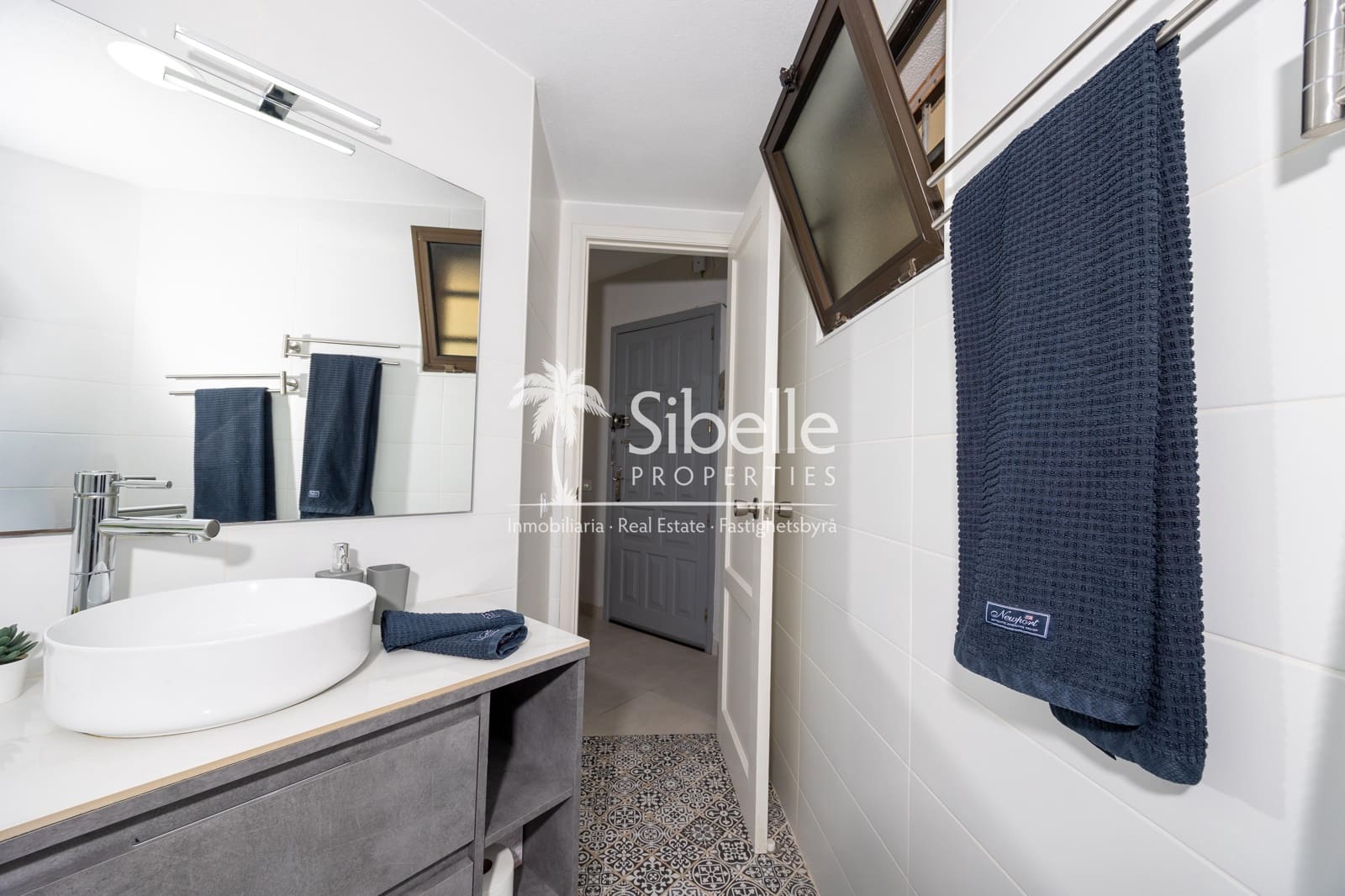 Appartement de 1 chambre à louer à Playa del Cura avec piscine - 1 450 € (Ref: 9932109)