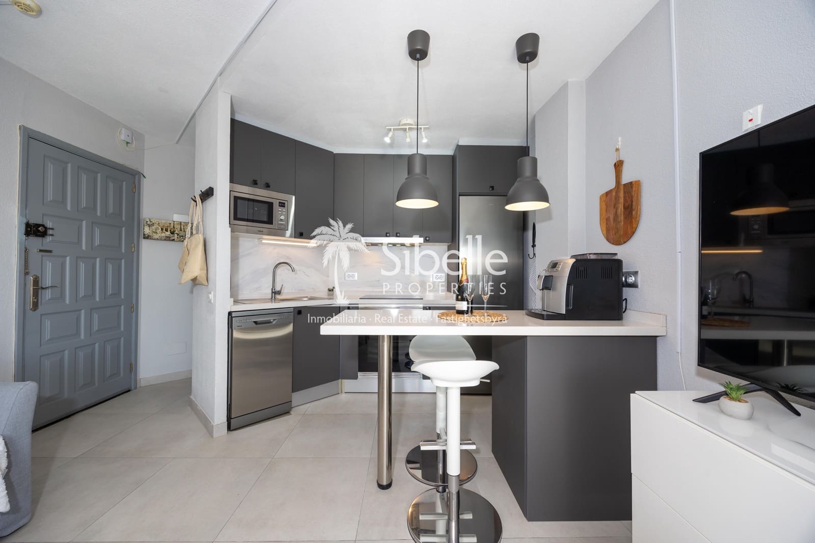 Appartement de 1 chambre à louer à Playa del Cura avec piscine - 1 450 € (Ref: 9932109)