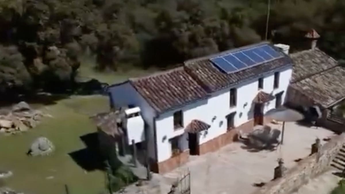 4 soveværelse Finca/Landehus til salg i Cortes de la Frontera med swimmingpool - € 350.000 (Ref: 9030620)