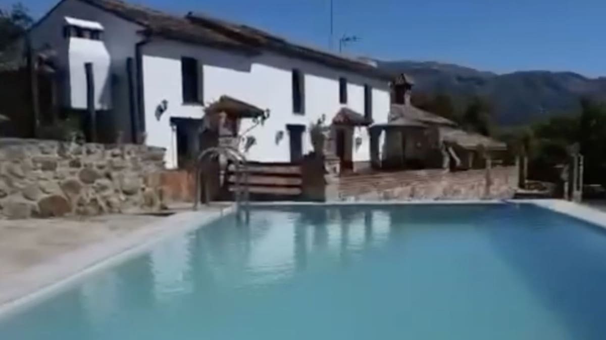 4 soveværelse Finca/Landehus til salg i Cortes de la Frontera med swimmingpool - € 350.000 (Ref: 9030620)