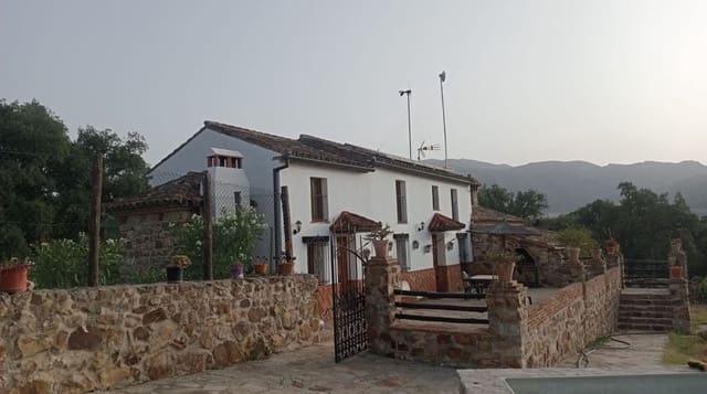 4 slaapkamer Finca/Landhuis te koop in Cortes de la Frontera met zwembad - € 350.000 (Ref: 9030620)