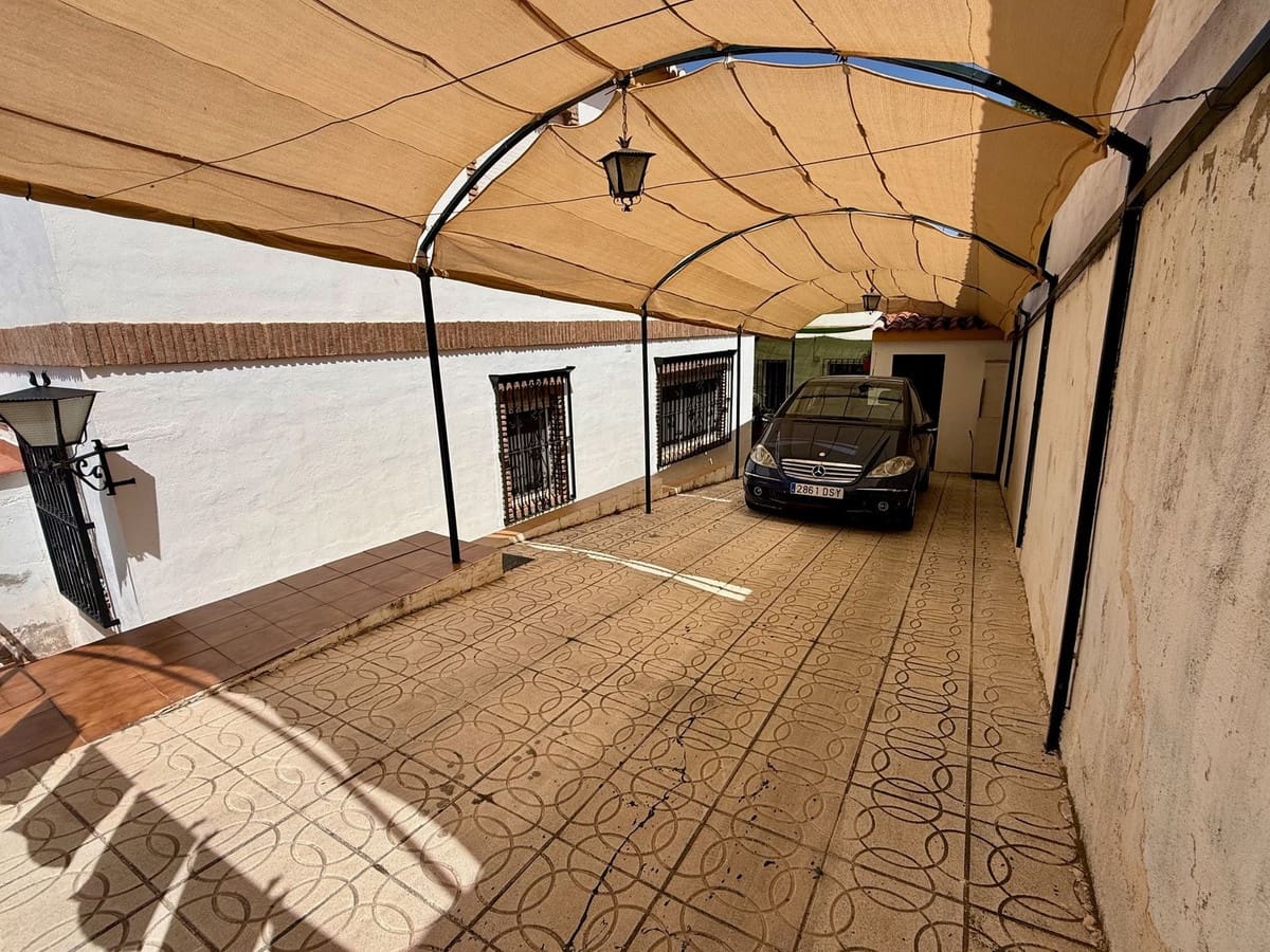 5 soveværelse Villa til salg i Otura med swimmingpool garage - € 399.000 (Ref: 9127863)