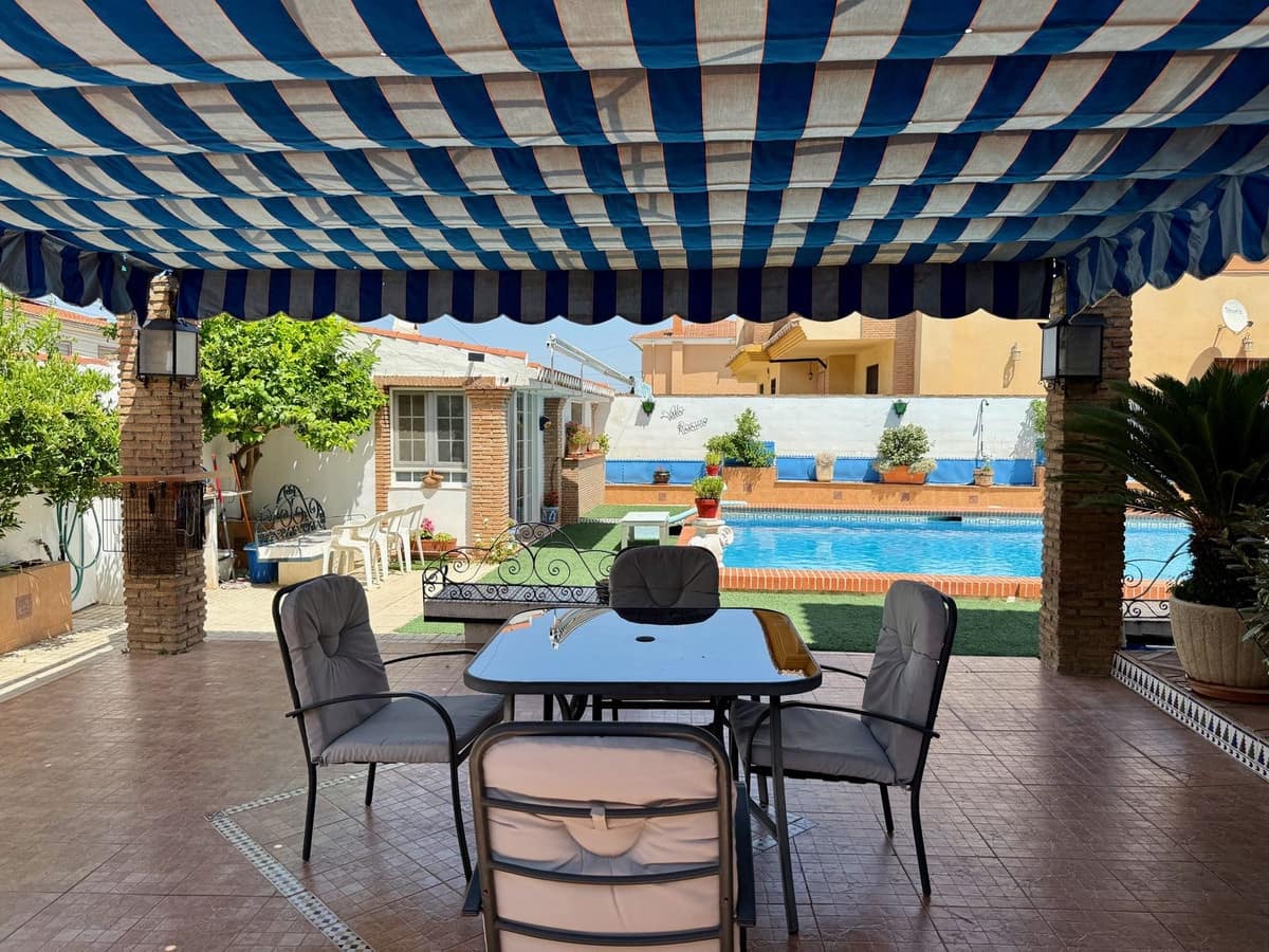 5 soveværelse Villa til salg i Otura med swimmingpool garage - € 399.000 (Ref: 9127863)