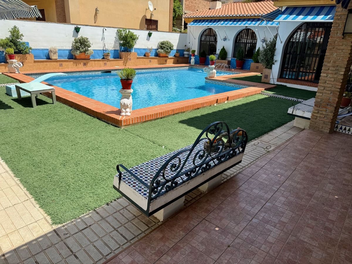 5 soveværelse Villa til salg i Otura med swimmingpool garage - € 399.000 (Ref: 9127863)