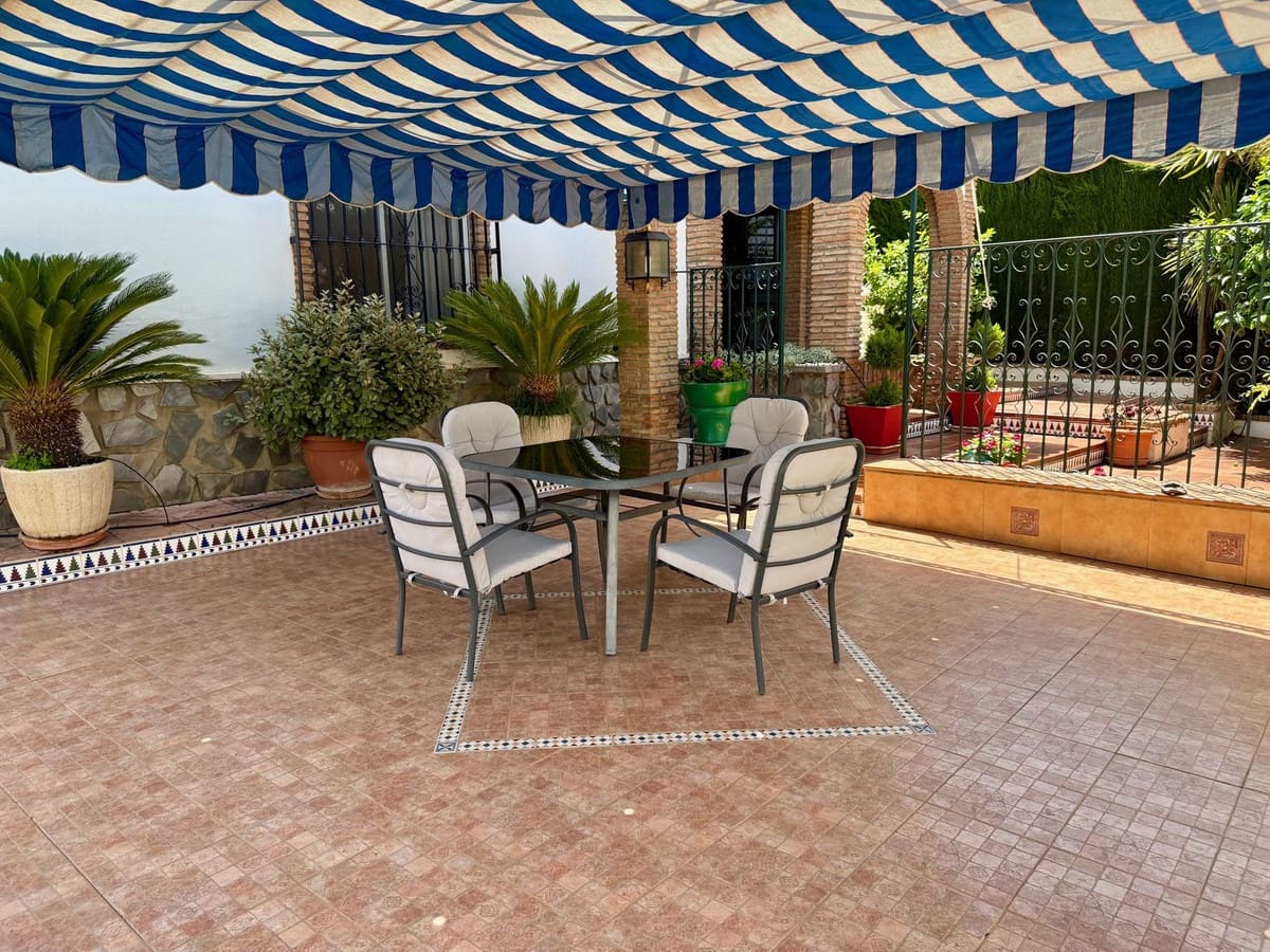 5 soveværelse Villa til salg i Otura med swimmingpool garage - € 399.000 (Ref: 9127863)