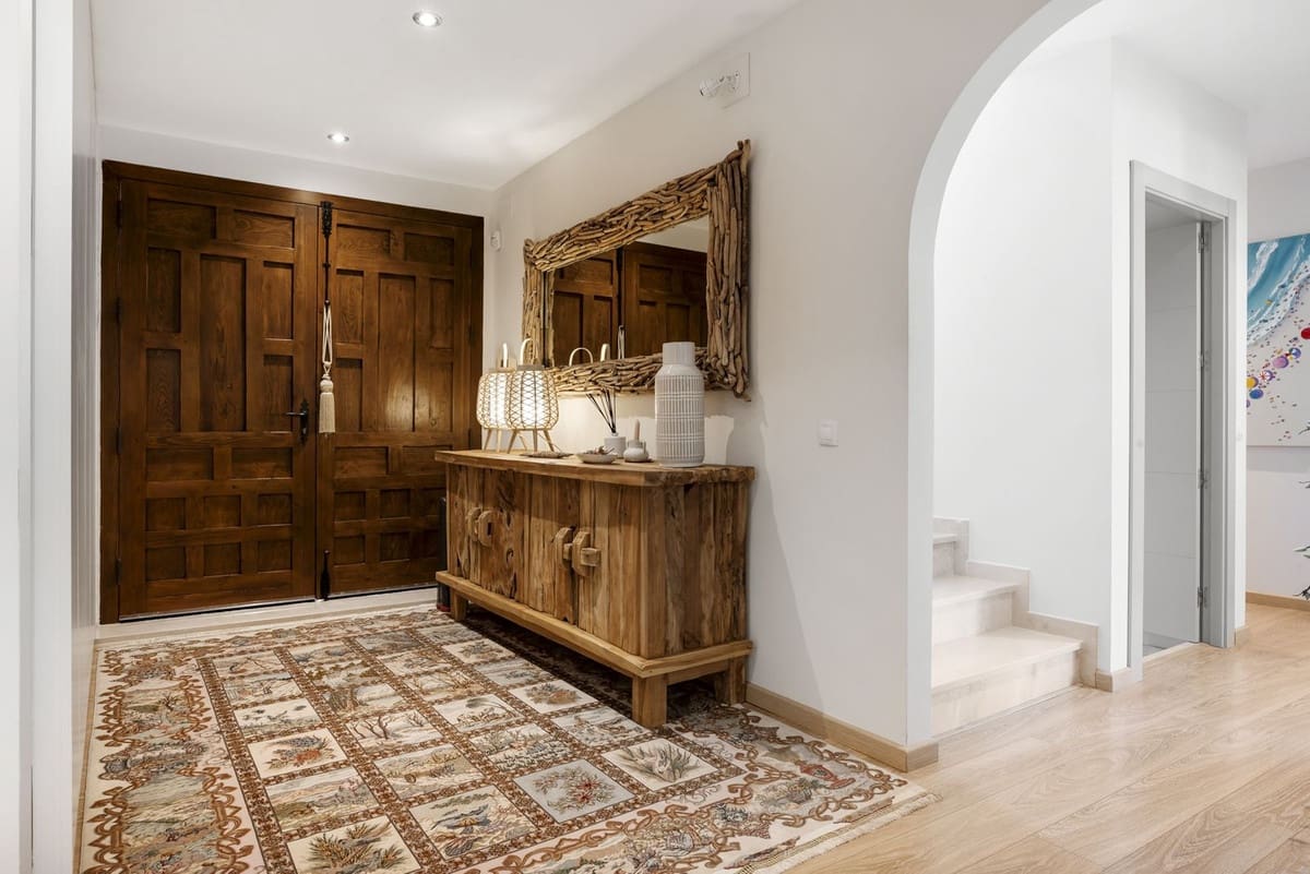 5 soveværelse Villa til salg i Mijas Costa med swimmingpool garage - € 1.750.000 (Ref: 9244451)