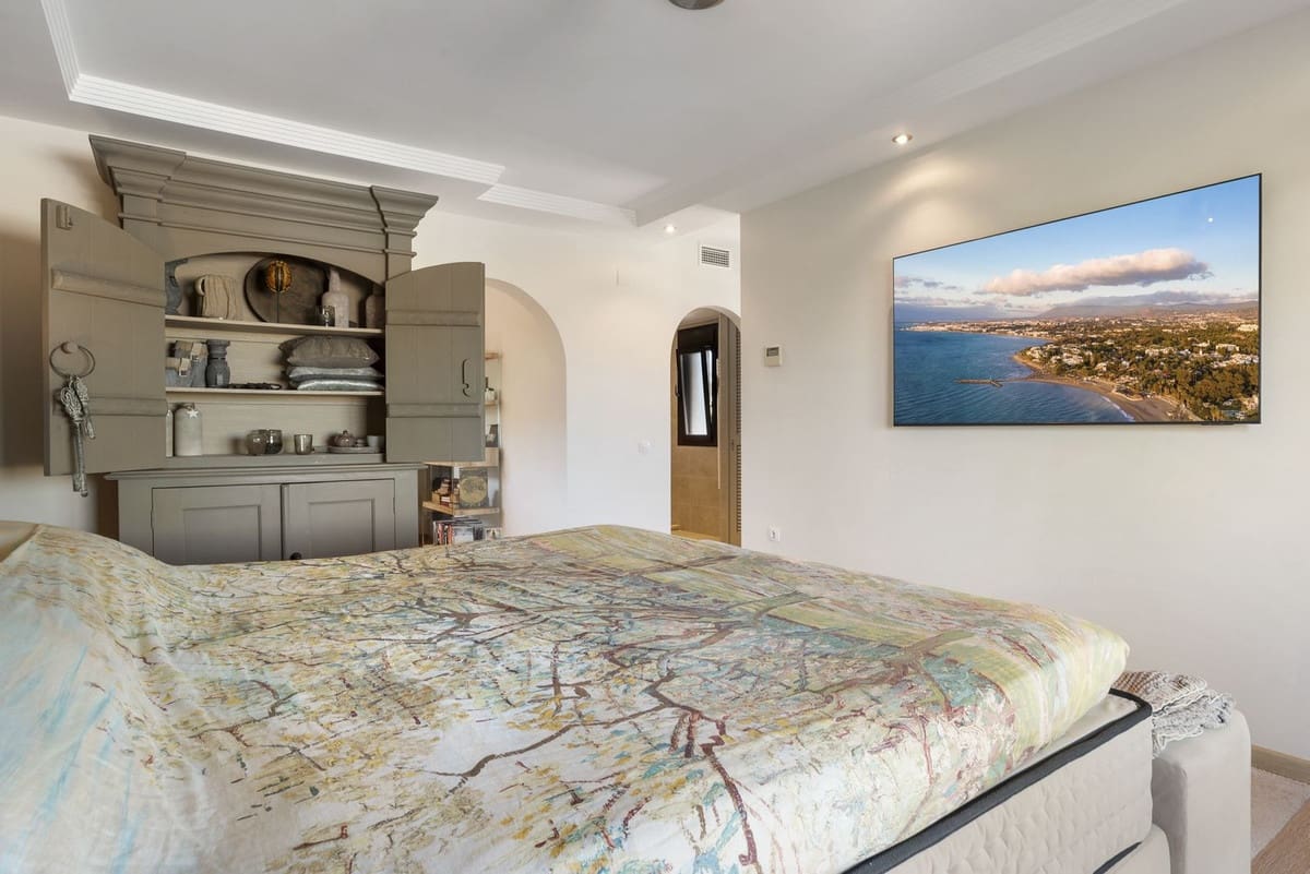 5 soveværelse Villa til salg i Mijas Costa med swimmingpool garage - € 1.750.000 (Ref: 9244451)