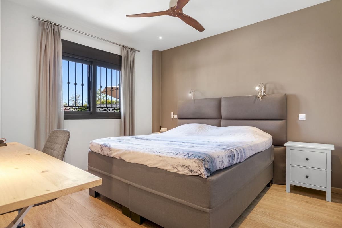 5 soveværelse Villa til salg i Mijas Costa med swimmingpool garage - € 1.750.000 (Ref: 9244451)