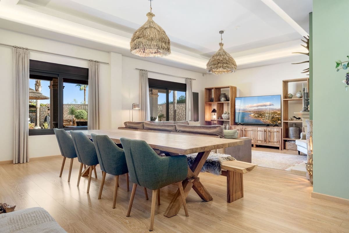 5 soveværelse Villa til salg i Mijas Costa med swimmingpool garage - € 1.750.000 (Ref: 9244451)