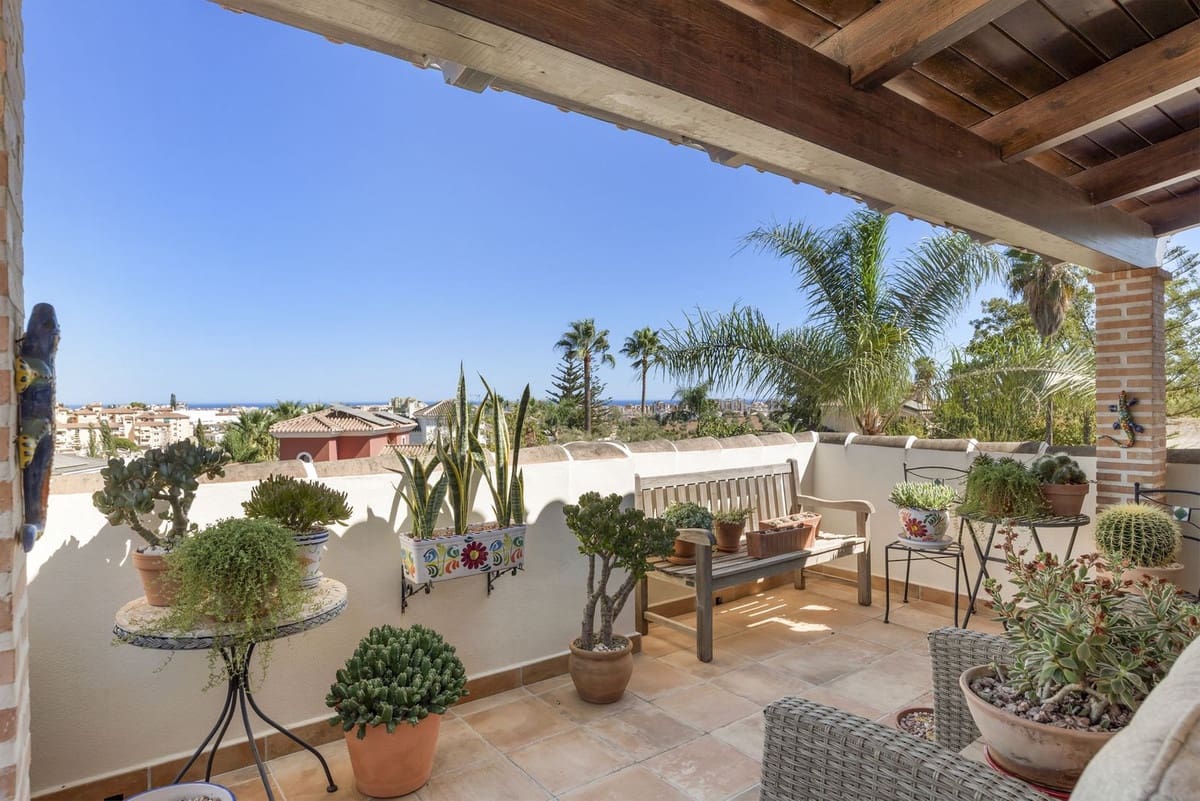 5 soveværelse Villa til salg i Mijas Costa med swimmingpool garage - € 1.750.000 (Ref: 9244451)