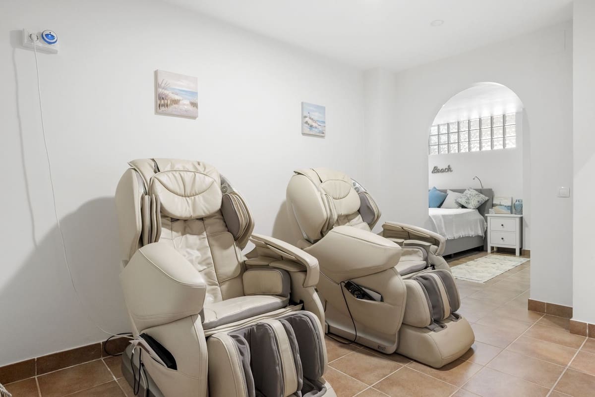 5 soveværelse Villa til salg i Mijas Costa med swimmingpool garage - € 1.750.000 (Ref: 9244451)