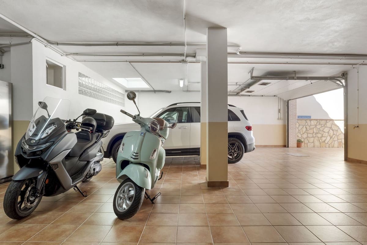 5 soveværelse Villa til salg i Mijas Costa med swimmingpool garage - € 1.750.000 (Ref: 9244451)