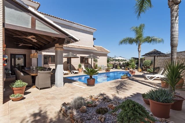 5 soveværelse Villa til salg i Mijas Costa, Mijas med swimmingpool garage - € 1.750.000 (Ref: 9244451)