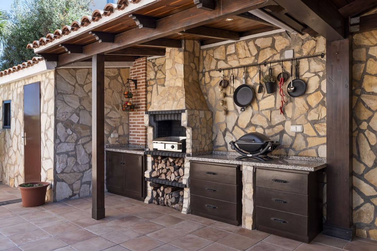 5 soveværelse Villa til salg i Mijas Costa med swimmingpool garage - € 1.750.000 (Ref: 9244451)