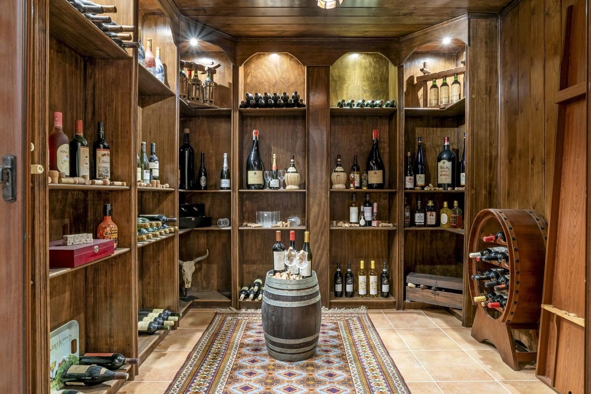 5 soveværelse Villa til salg i Mijas Costa med swimmingpool garage - € 1.750.000 (Ref: 9244451)