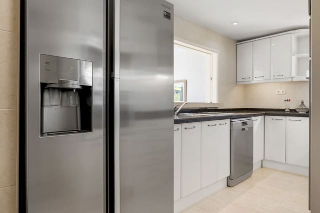 3 makuuhuone Kattohuoneisto myytävänä paikassa Torremolinos mukana uima-altaan - 980 000 € (Ref: 9484079)