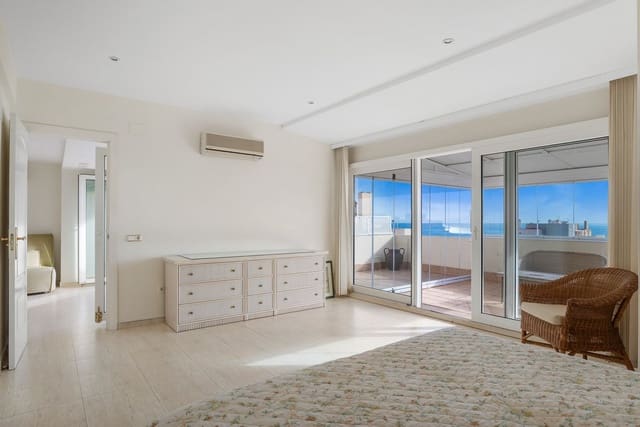 3 makuuhuone Kattohuoneisto myytävänä paikassa Torremolinos mukana uima-altaan - 980 000 € (Ref: 9484079)