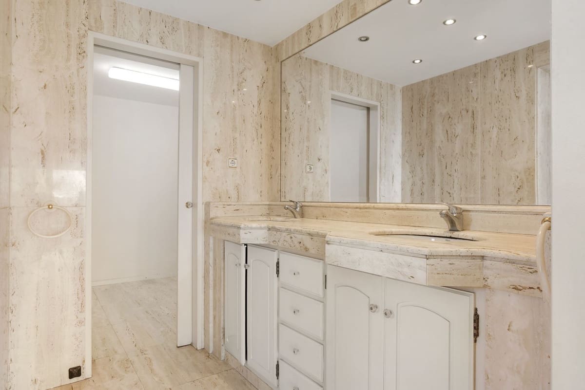 3 slaapkamer Penthouse te koop in Torremolinos met zwembad - € 980.000 (Ref: 9484079)