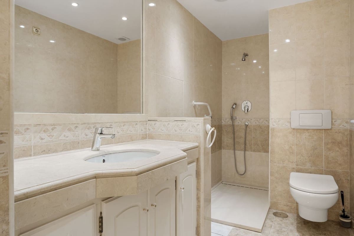 3 slaapkamer Penthouse te koop in Torremolinos met zwembad - € 980.000 (Ref: 9484079)