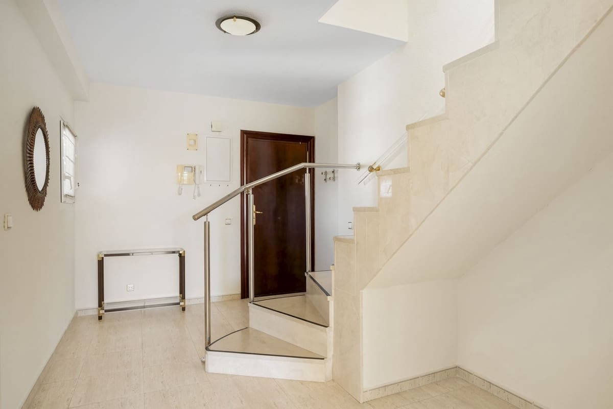 3 slaapkamer Penthouse te koop in Torremolinos met zwembad - € 980.000 (Ref: 9484079)